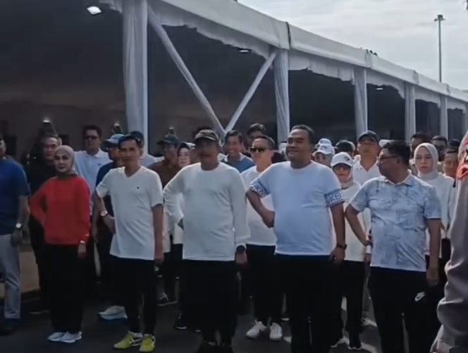 Bupati dan wakil Bupati terpilih Blora, Arief Rohman dan Sri Setyorini ikut latihan baris berbaris di halaman istana presiden(foto tangkapan layar Instagram Arief Rohman)