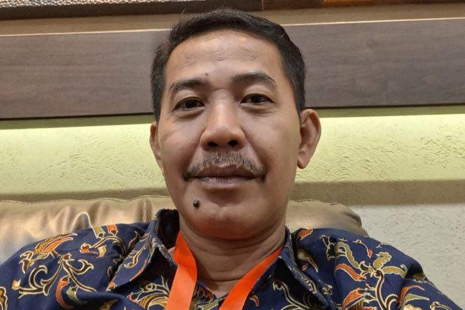 
					Anggota TP2D Blora, Joko Supratno berkomentar dengan adanya kasus pemberhentian sementara aktifitas penambang sumur timba Ledok dan Semanggi (foto moch.subecky).