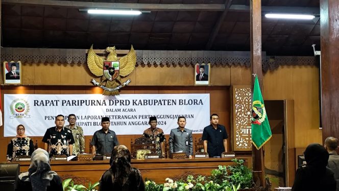 
					DPRD Blora Gelar rapat paripurna penyampaian LKJP Bupati Blora tahun anggaran 2024 (foto kaji becky)