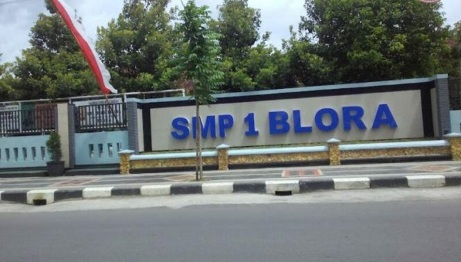 
					Tampak depan Sekolah SMPN 1 Blora yang Diduga melakukan Pungutan Liar (foto istimewa)