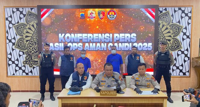
					Polres Blora Serius Berantas Premanisme: 5 Pelaku Ditahan, Diantaranya Oknum Wartawan dan Pengancam Bersenjata Tajam