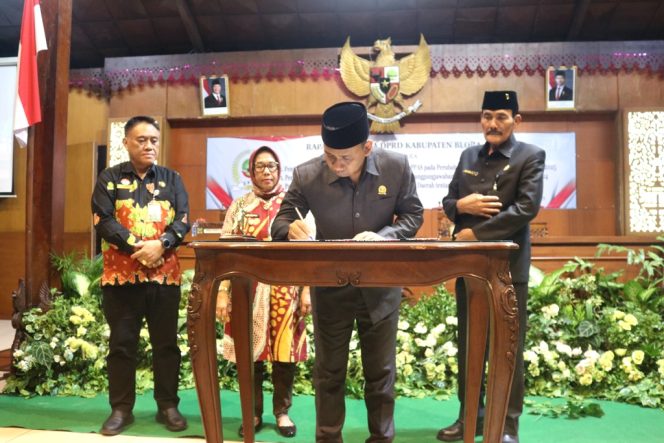 
					DPRD Kabupaten Blora menggelar rapat paripurna dengan tiga agenda sekaligus, Kamis (26/6/2025). Foto Humas.