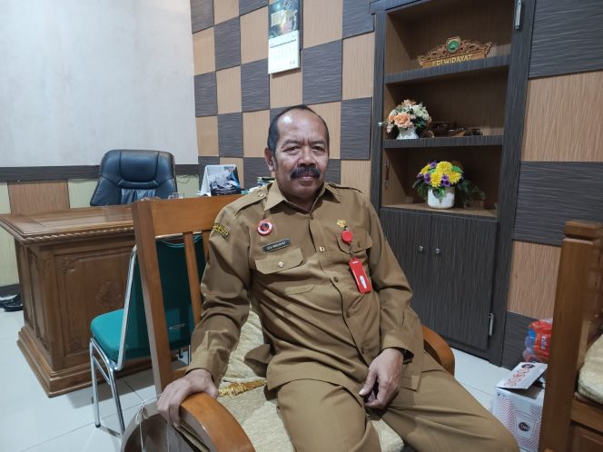 Edi Widayat, Kepala Dinas Kesehatan Blora Saat ditemui diruanganya, ajak masyarakat waspada COVID -19
