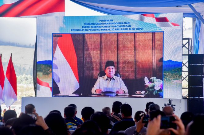 
					Presiden RI Prabowo Subianto meresmikan 55 proyek energi baru terbarukan (EBT) yang tersebar di 15 provinsi secara daring Kamis (26/6/2025). Foto Kementerian ESDM.