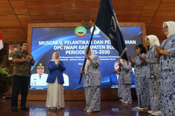 Muscab dan pelantikan pengurus DPC IWAPI Blora periode 2025–2030 yang digelar di Pendopo Rumah Dinas Bupati, Kamis (3/7/2025). Foto Humas.