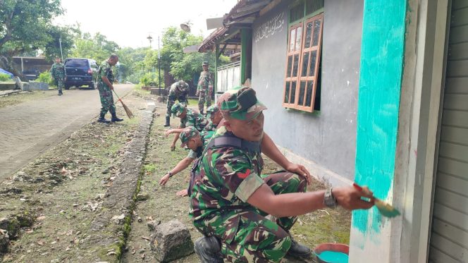 
					Kodim 0721/Blora melalui Koramil 13/Kunduran melaksanakan kegiatan rehab Panti Asuhan Syifa. Foto Humas.