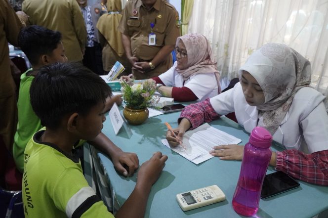 Program Pemeriksaan Kesehatan Gratis (PKG) untuk pelajar se Kabupaten Blora telah resmi dimulai. Foto Humas.