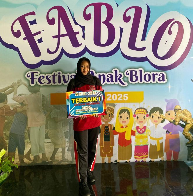Nuril Istiqomah (15), sukses menyabet juara 1 dalam lomba menulis