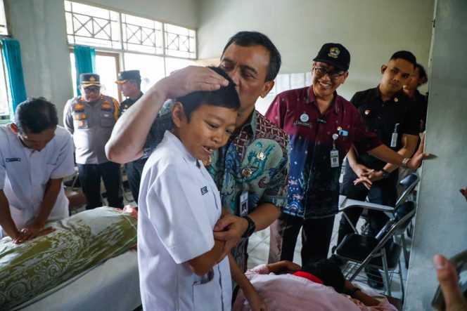 Gubernur Jawa Tengah, Ahmad Luthfi, saat meninjau Panti Sensorik Netra Penganthi di Kabupaten Temanggung, Selasa (15/7/2025). Foto Humas Pemprov Jateng.
