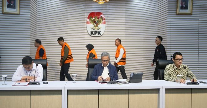 
					Empat pejabat Kementerian Ketenagakerjaan ditahan terkait dugaan pemerasan dan penerimaan gratifikasi dalam pengurusan Rencana Penggunaan Tenaga Kerja Asing. Foto KPK.