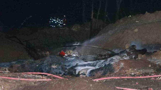 Api sumur minyak tradisional di Dusun Gendono, Desa Gandu, Kecamatan Bogorejo, Blora, akhirnya berhasil dipadamkan secara total pada Sabtu (23/8/2025). Foto Humas.