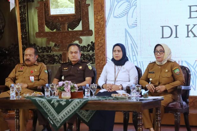 
					Wabup Blora Ancam Tutup Dapur MBG yang Tak Penuhi Standar Kebersihan