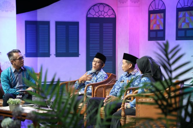 
					Setiap Hari Tempuh 4 Jam, Guru SMAN 1 Kampung Laut Tetap Semangat Mengajar